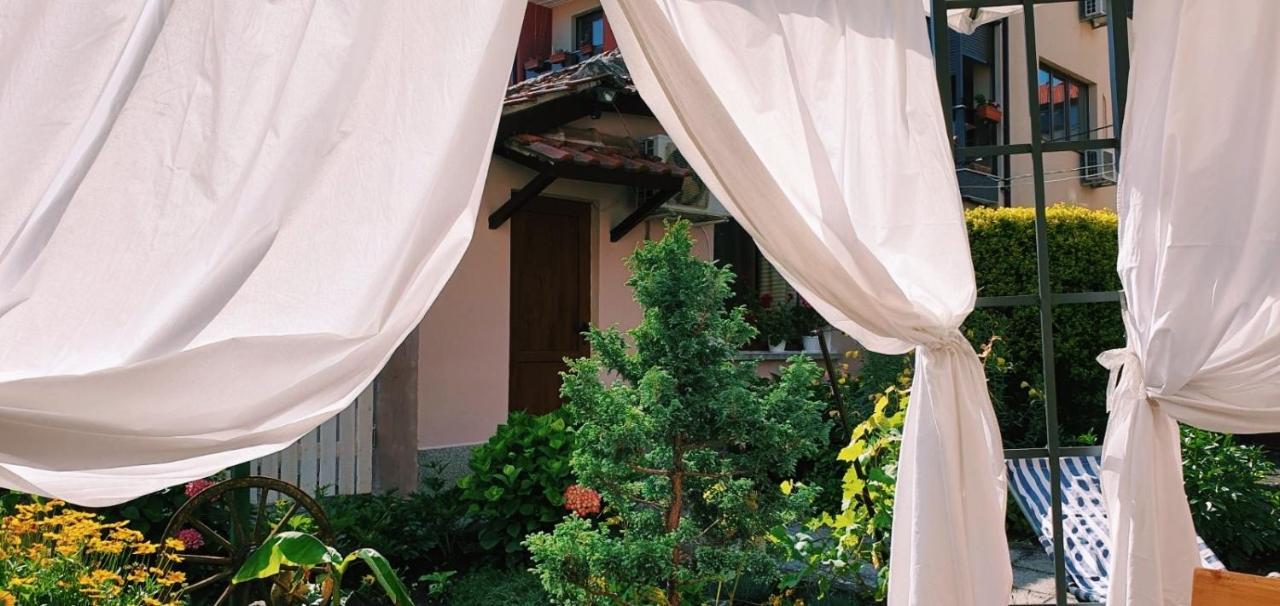 Cute Little House With A White Picket Fence Holiday home Burgas